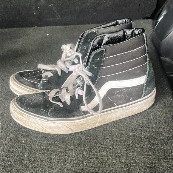 Vans Hightop Well worn - Picture 1 of 2